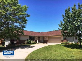 203 Oak Knoll Ct, Hortonville, WI 54944