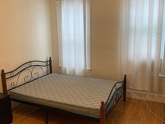 3rd image of 20 Sterling St #2