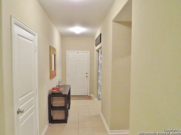 3rd image of 823 Cielo Way