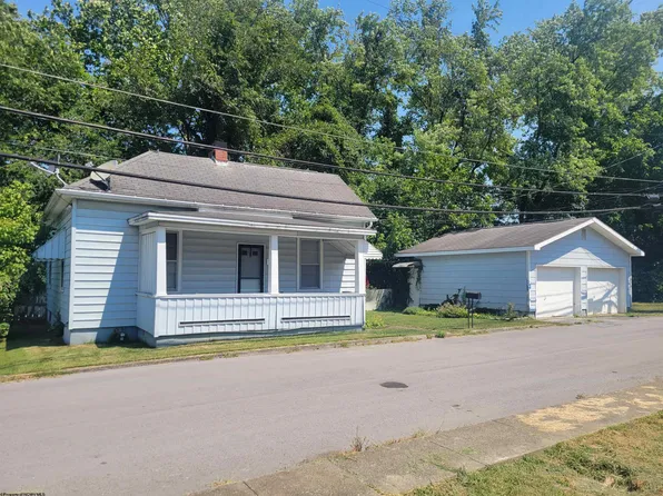 112 Monroe St, Shinnston, WV 26431