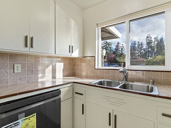 5th image of 523 N Fair Oaks Ave #523
