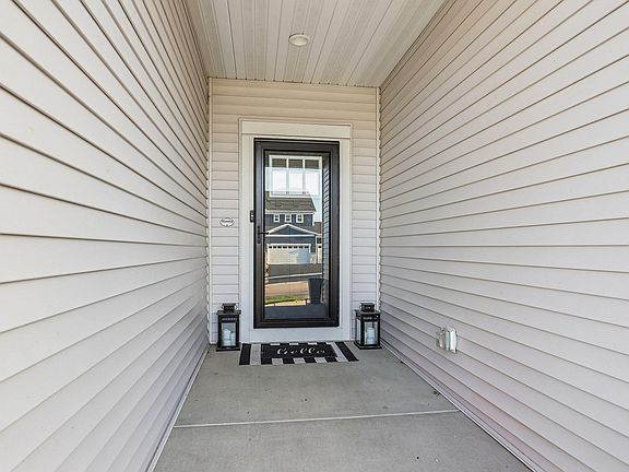5th image of 2800 Isabelle Dr