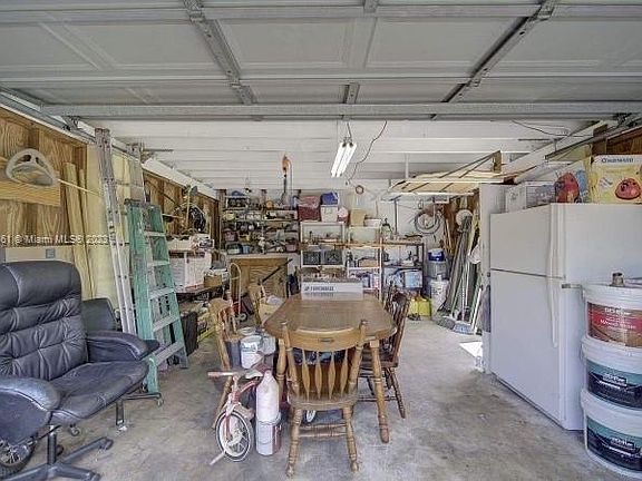 5th image of 31 NW 170th St