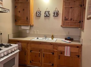 884 Arrowhead Villa Rd, Lake Arrowhead, CA 92352