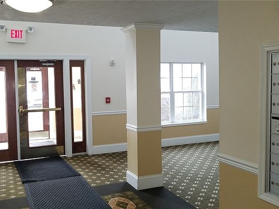 2nd image of 4 Chandlers Ln Building 23004-221