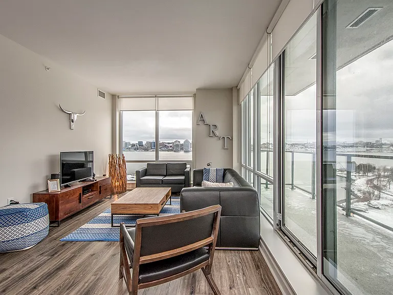 49 Kings Wharf Pl — Photo 3