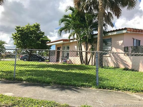 3rd image of 10965 SW Southwest 43rd St