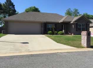 1613 Palm Spgs, Searcy, AR 72143