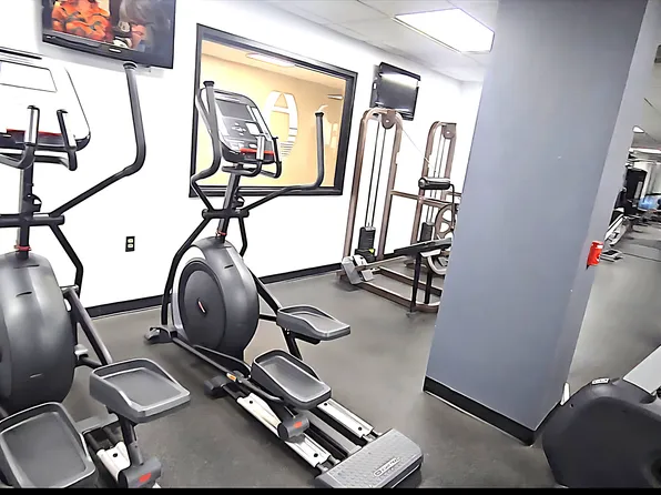 133 Harmon Cove Tower image 29 of 40