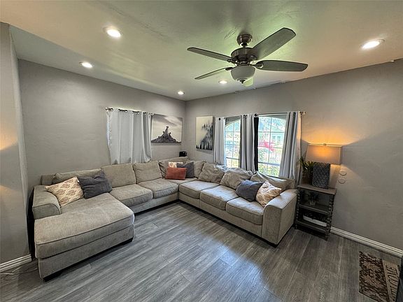 2nd image of 407 S Garrett Ave
