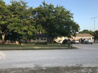 269 Brazos St, Bowie, TX 76230