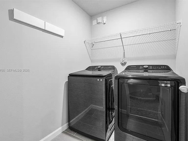 1649 Lindley St #1649 — Photo 17