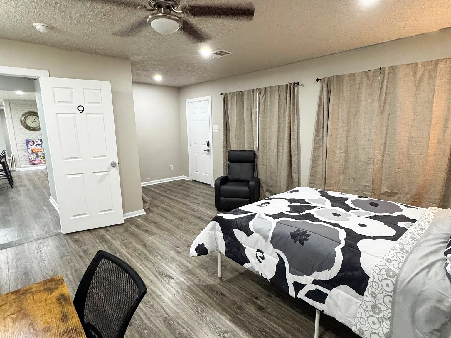 4 bed, 4.0 bath, 3500 sqft, $845 — Photo 3