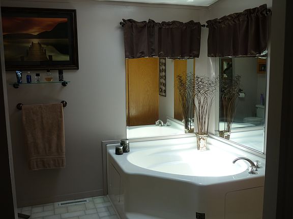 4th image of 11776 Riverwood Ct