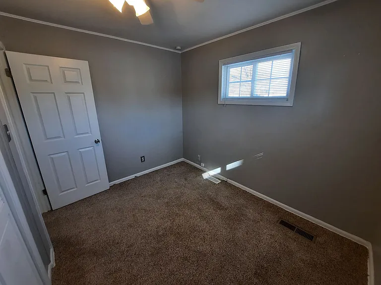 2319 Williams St — Photo 12