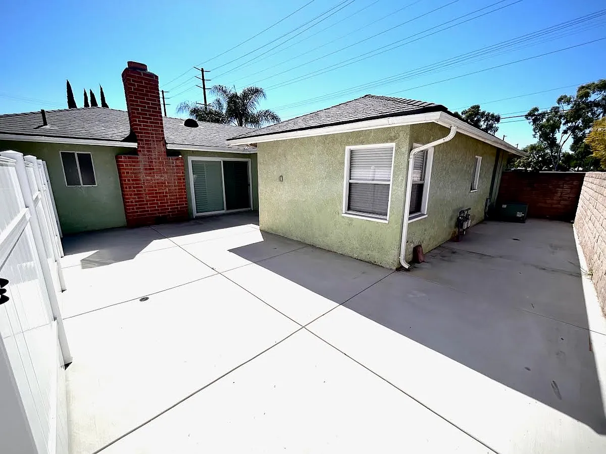 Building Photo - 3424 Palo Verde Ave