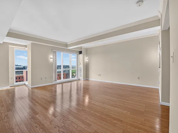 1 Nassau St Unit 1607, Boston, MA 02111