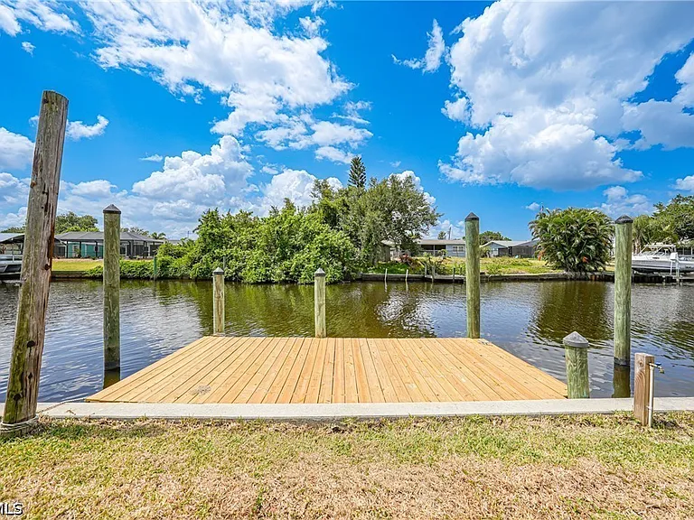 27381 Voyageur Dr — Photo 39