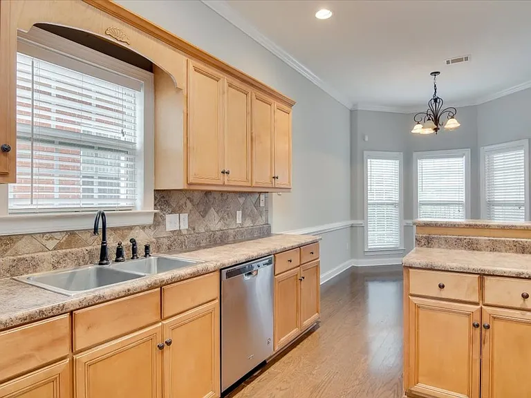 2507 Grier Cir — Photo 3