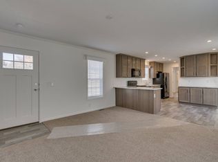 216 Kingsway Dr, North Mankato, MN 56003