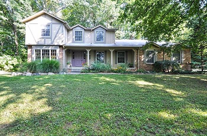 1st image of 21129 Westfarm Ct