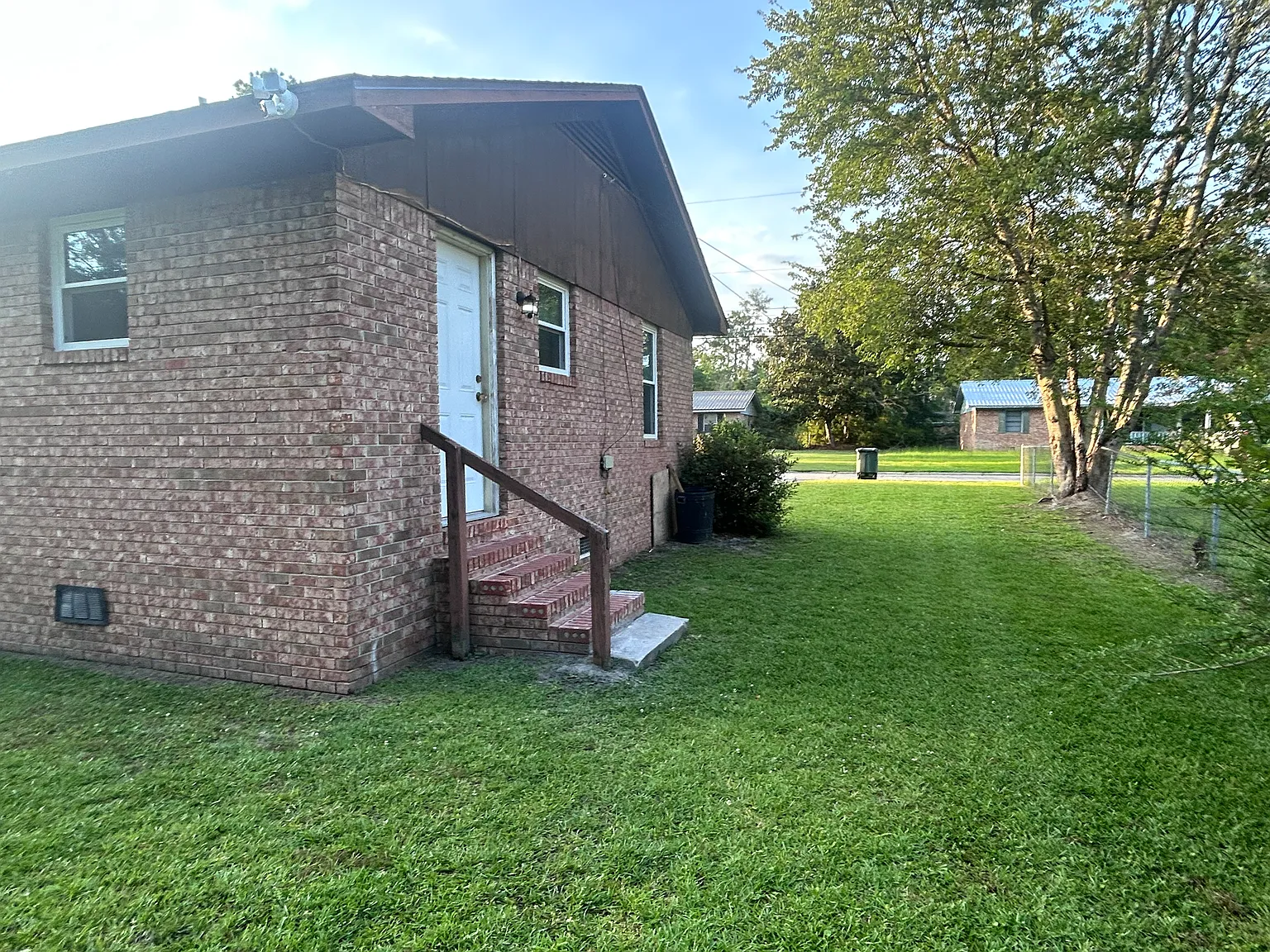 1223 Poplar Ave — Photo 2