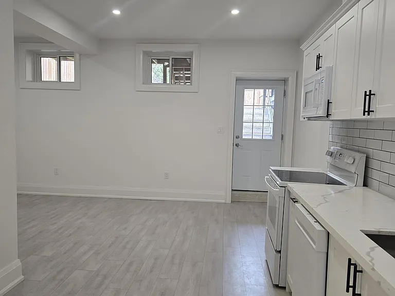 195 Danforth Rd #BASEMENT — Photo 4