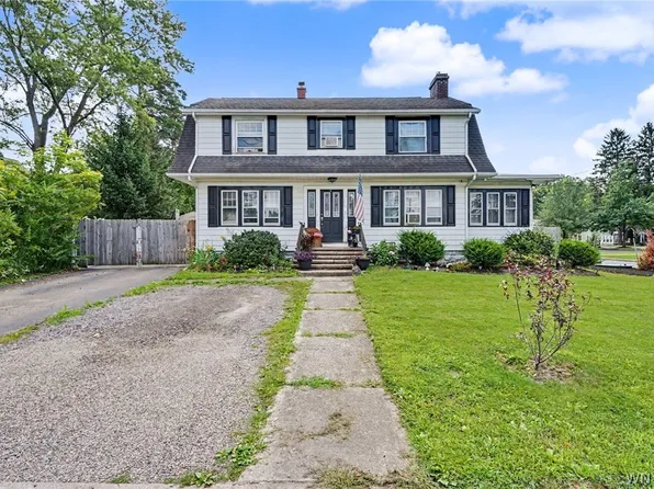 19 Vermont St, Holland, NY 14080