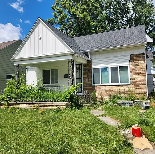 2832 Begole St Photo 1