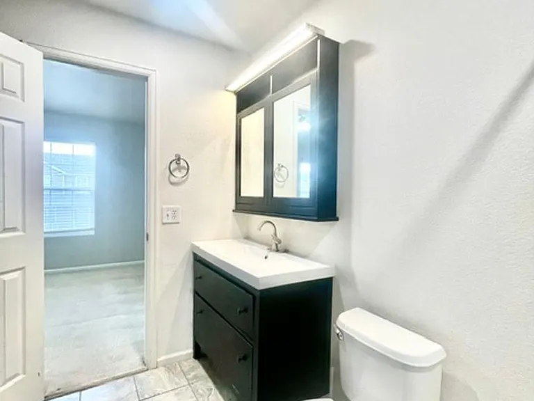 2146 Creekridge Point — Photo 15