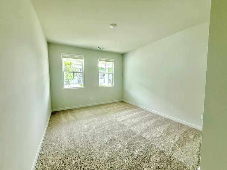 5428 Aurora Trl — Photo 11