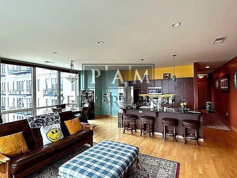 601 E Ogden Ave #601 — Photo 3