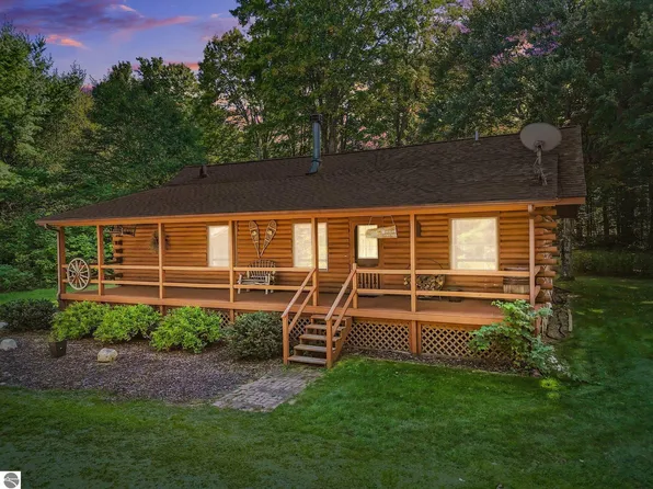 965 W 38th Rd, Boon, MI 49618