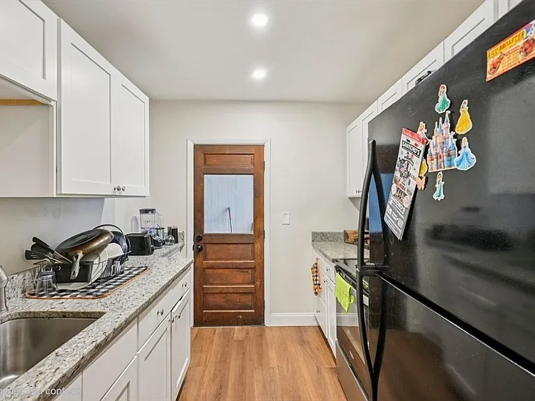 1 Rockdale Ave #1 — Photo 9
