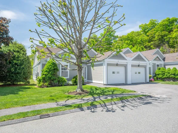 12 Saint George Place #12, Newtown, CT 06482