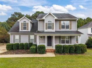 216 Cobblestone Dr, Spring Lake, NC 28390