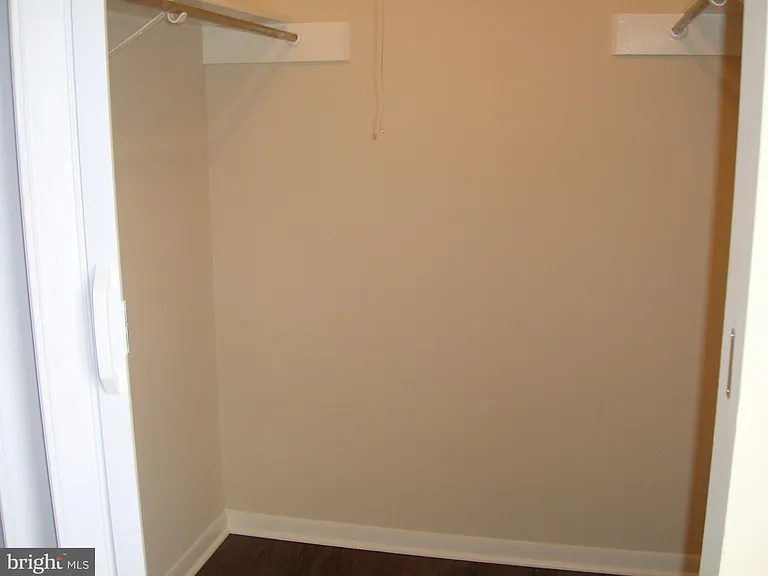 204 Cameron St — Photo 16