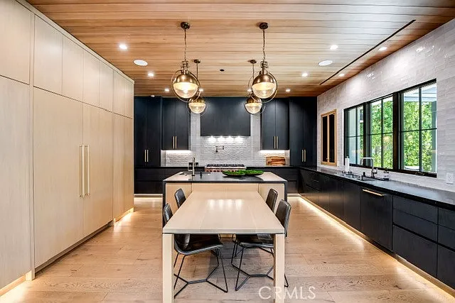 5150 Beeman Ave — Photo 16