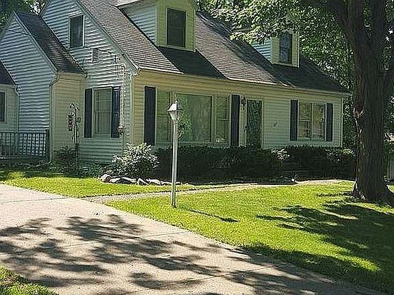 2nd image of 1824 Wooster Ave SE