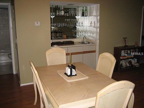 5th image of 2907 Clubview Dr #U2