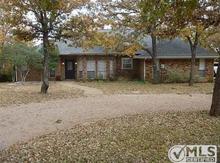 312 Timber Ridge Dr, Graham, TX 76450