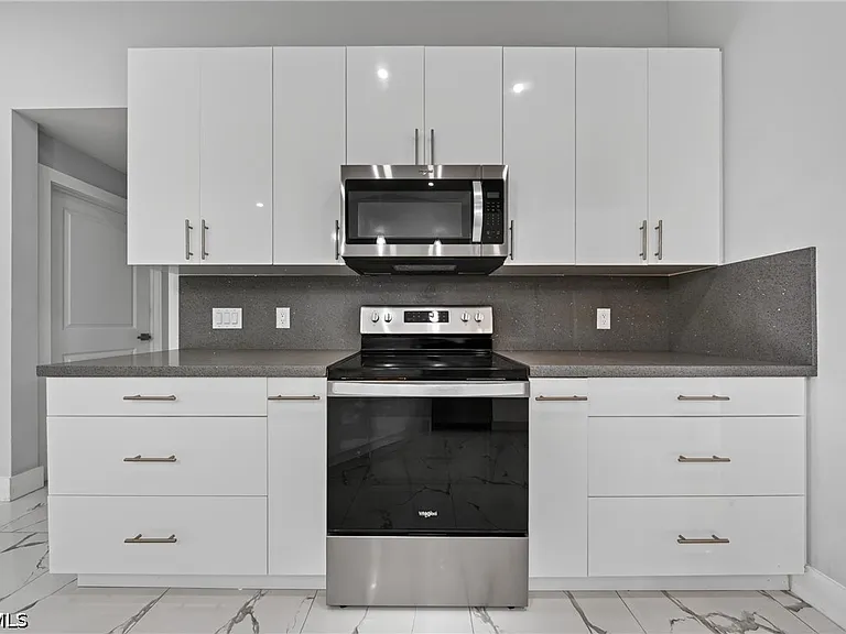 738 Sunrise Blvd — Photo 9