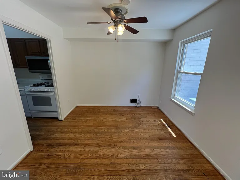 5566 Burnside Dr — Photo 7