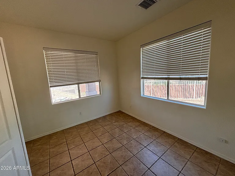1095 S Forest Ridge Dr — Photo 4