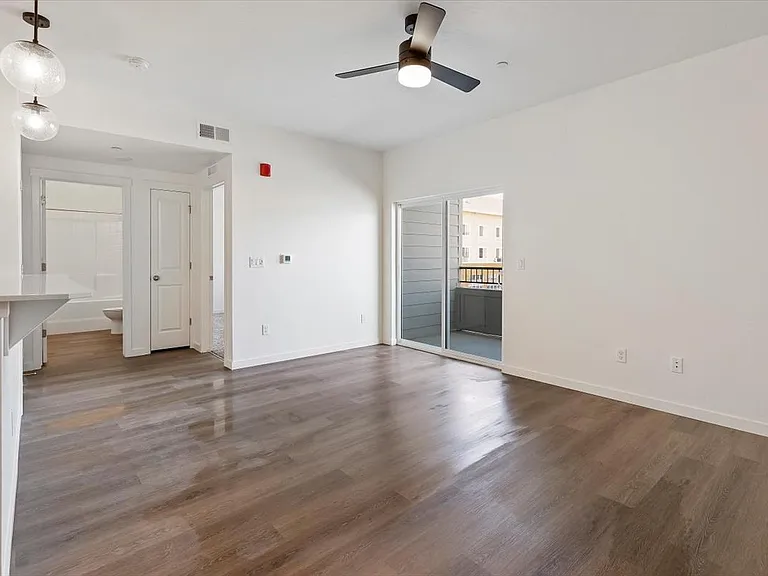 Hawk's Landing Apartments — Photo 73