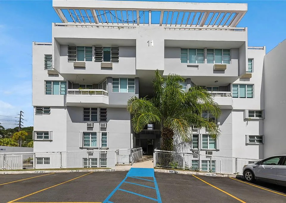 1105 Avenue Juan Carlos De Borbon #1105
