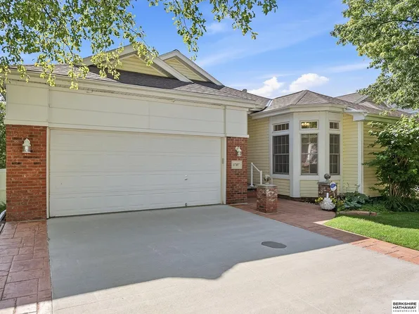 1707 S 173rd Plz, Omaha, NE 68130