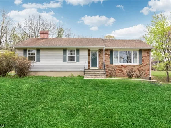 9 Symonds Lane, Lebanon Twp., NJ 08826