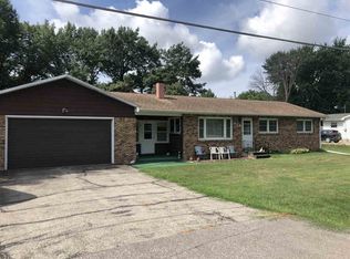 424 Gilbertville Rd, Elk Run Heights, IA 50707