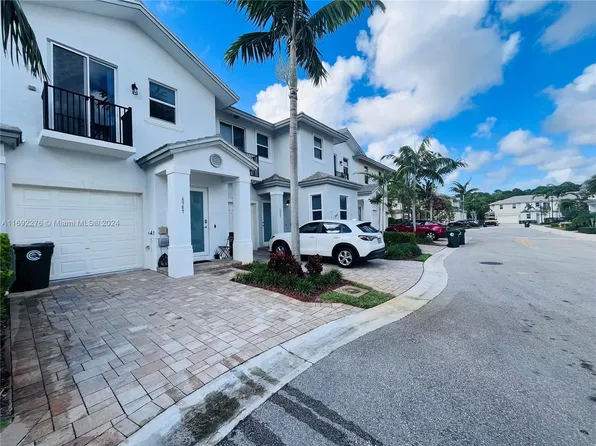 6987 Pines Cir, Coconut Creek, FL 33073